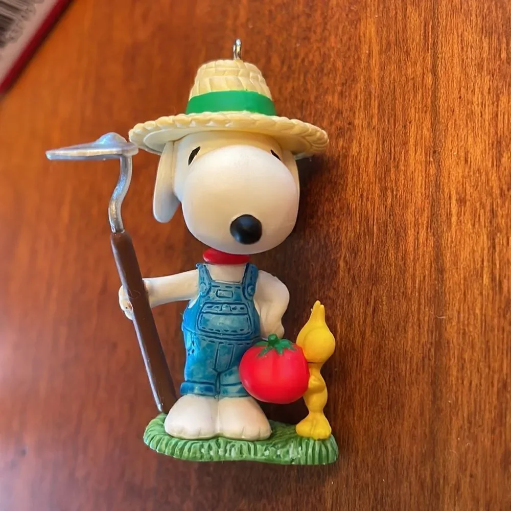 Peanuts Snoopy Green Thumb Christmas Ornament - 2016
